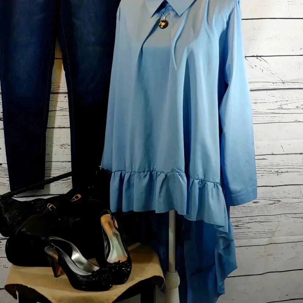 Women's Blouse - Picture 3 of 9